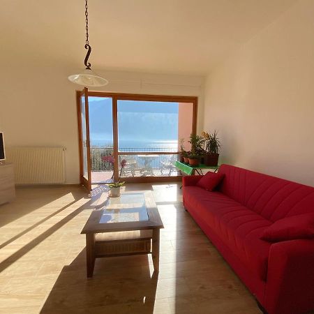 Big Apartment With Lake View And Two Bedrooms سالا كوماسينا المظهر الخارجي الصورة