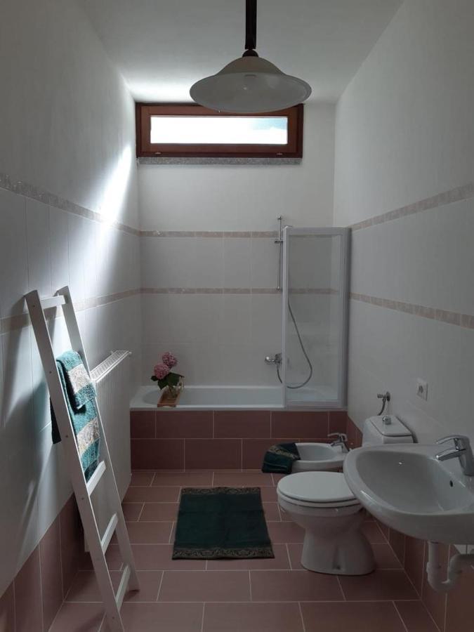 Big Apartment With Lake View And Two Bedrooms سالا كوماسينا المظهر الخارجي الصورة