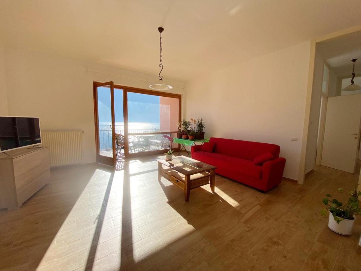 Big Apartment With Lake View And Two Bedrooms سالا كوماسينا المظهر الخارجي الصورة