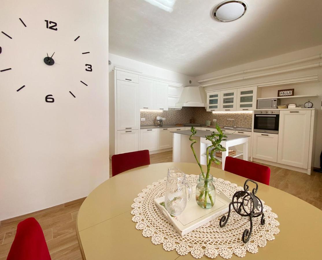Big Apartment With Lake View And Two Bedrooms سالا كوماسينا المظهر الخارجي الصورة