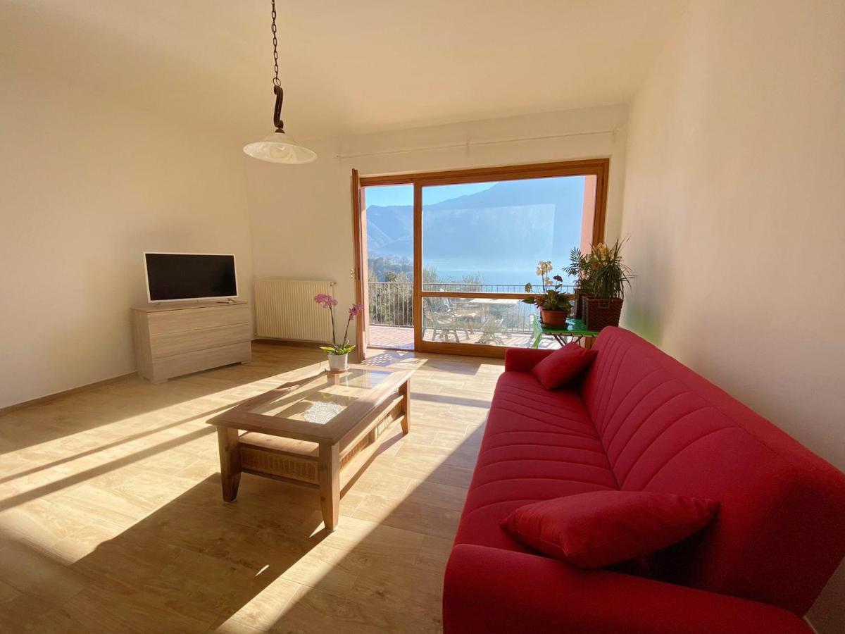 Big Apartment With Lake View And Two Bedrooms سالا كوماسينا المظهر الخارجي الصورة